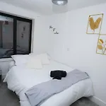 2 Bed Apartment - Bham City Centre, Next To Utility Arena - Free Parking!